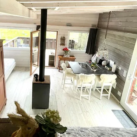 Cabane Dans Les Arbres / Swin-golf De Cremin