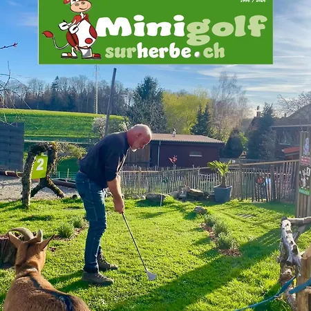 Cabane Dans Les Arbres / Swin-golf De Cremin