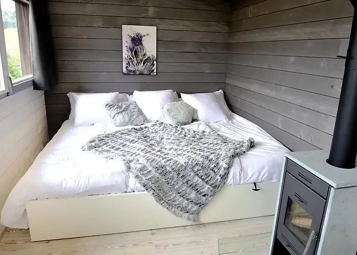 Cabane Dans Les Arbres / Swin-golf De 4* Cremin